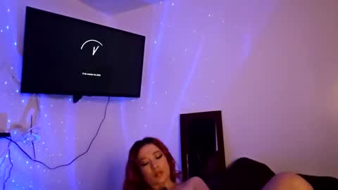 Snapshot of _lunaa__ chatting on October 9, 2025, 5:05 am _lunaa__ online show from October 9, 2025, 5:05 am