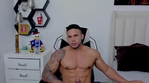 _matthew_santos_ online show from December 14, 2024, 10:56 am