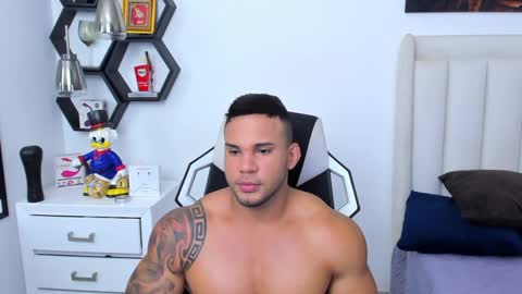 _matthew_santos_ online show from February 12, 2025, 8:40 pm