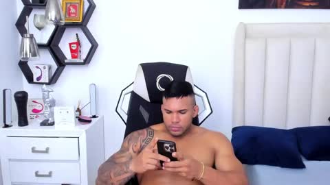 _matthew_santos_ online show from March 12, 2025, 4:19 am