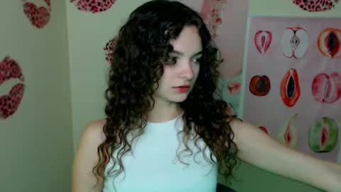 Snapshot of _megasta chatting on October 5, 2025, 12:14 pm Susie online show from October 5, 2025, 12:14 pm