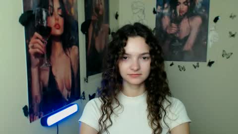 Snapshot of _megasta chatting on October 29, 2025, 7:32 am Susie online show from October 29, 2025, 7:32 am