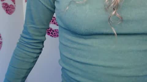 Snapshot of _megasta chatting on November 4, 2025, 7:40 am Susie online show from November 4, 2025, 7:40 am