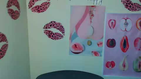 Snapshot of _megasta chatting on November 17, 2025, 1:17 pm Susie online show from November 17, 2025, 1:17 pm