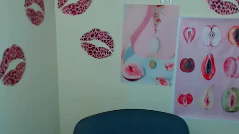 Snapshot of _megasta chatting on December 14, 2025, 7:03 am Susie online show from December 14, 2025, 7:03 am