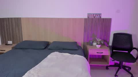 Snapshot of _miamiller_ chatting on September 25, 2025, 8:12 pm _miamiller_ online show from September 25, 2025, 8:12 pm