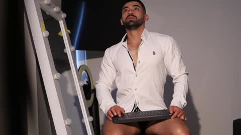 Snapshot of _mikestone chatting on December 6, 2024, 12:38 pm soy mike online show from December 6, 2024, 12:38 pm