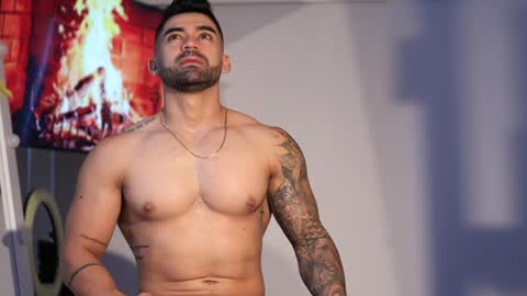 Snapshot of _mikestone chatting on December 8, 2024, 7:00 pm soy mike online show from December 8, 2024, 7:00 pm