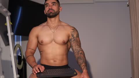 Snapshot of _mikestone chatting on December 9, 2024, 4:26 pm soy mike online show from December 9, 2024, 4:26 pm