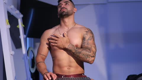 Snapshot of _mikestone chatting on December 18, 2024, 2:17 pm soy mike online show from December 18, 2024, 2:17 pm