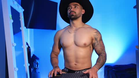 Snapshot of _mikestone chatting on January 31, 2025, 1:56 pm soy mike online show from January 31, 2025, 1:56 pm