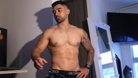 Snapshot of _mikestone chatting on February 8, 2025, 9:25 pm soy mike online show from February 8, 2025, 9:25 pm