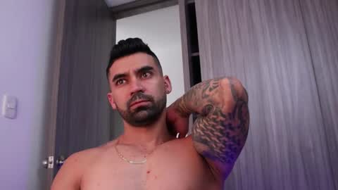 Snapshot of _mikestone chatting on November 3, 2025, 1:45 pm soy mike online show from November 3, 2025, 1:45 pm