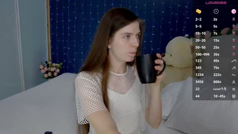 Snapshot of _mirror_girl chatting on February 1, 2025, 1:09 pm Victoria online show from February 1, 2025, 1:09 pm