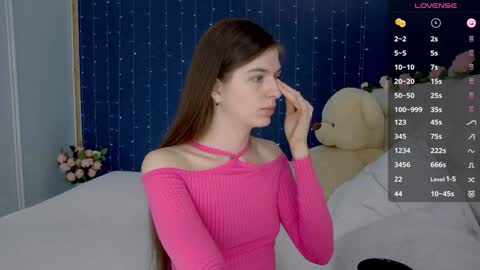 Snapshot of _mirror_girl chatting on February 3, 2025, 3:09 am Victoria online show from February 3, 2025, 3:09 am