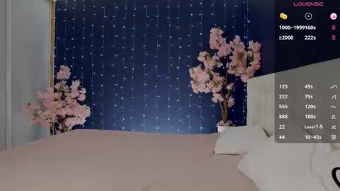 Snapshot of _mirror_girl chatting on September 22, 2025, 4:14 am Victoria online show from September 22, 2025, 4:14 am
