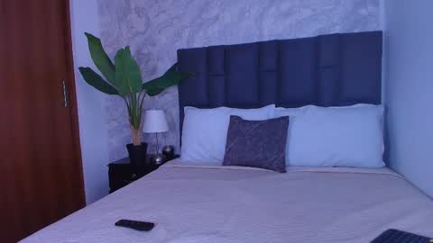 Snapshot of _mishell chatting on November 15, 2025, 7:32 pm Mishell online show from November 15, 2025, 7:32 pm