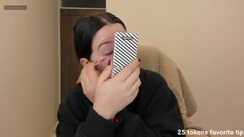 _miss_coco_ online show from January 19, 2025, 11:23 am