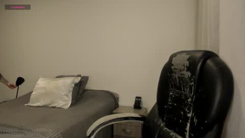 _miss_coco_ online show from November 30, 2025, 9:57 am