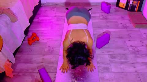 Snapshot of _miss_karoline chatting on October 28, 2025, 12:25 am karoline uwu online show from October 28, 2025, 12:25 am