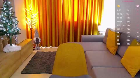 Snapshot of _miss_mia chatting on December 18, 2024, 1:23 pm Mia online show from December 18, 2024, 1:23 pm