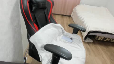 Snapshot of _miss_nikki_ chatting on December 12, 2024, 11:29 am Nikalina online show from December 12, 2024, 11:29 am