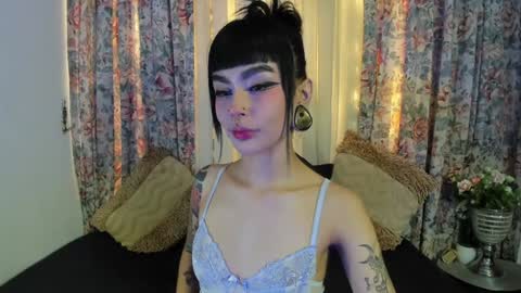 Snapshot of _mizuki chatting on January 10, 2025, 6:06 pm mizuki  online show from January 10, 2025, 6:06 pm