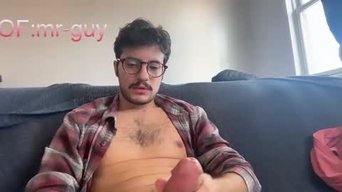 Snapshot of _mrguy_ chatting on October 31, 2025, 4:19 pm _mrguy_ online show from October 31, 2025, 4:19 pm