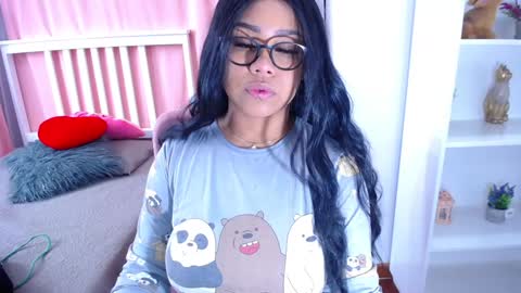 nahomi  online show from January 22, 2025, 9:02 am