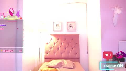 nahomi  online show from October 17, 2025, 12:47 am