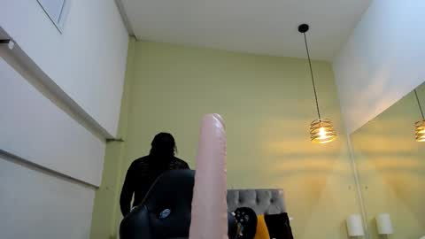 Natalie online show from November 30, 2025, 9:30 pm