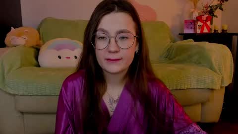 Mia with a big heart  online show from March 6, 2025, 3:35 am