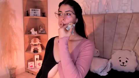 Niah  You can call me Ni or cutie haha online show from March 5, 2025, 12:16 am