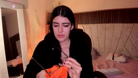 Niah  You can call me Ni or cutie haha online show from November 9, 2025, 9:24 pm