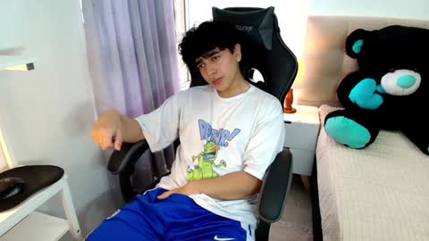 Snapshot of _nickconnor1 chatting on December 7, 2024, 9:00 pm Nicolas online show from December 7, 2024, 9:00 pm