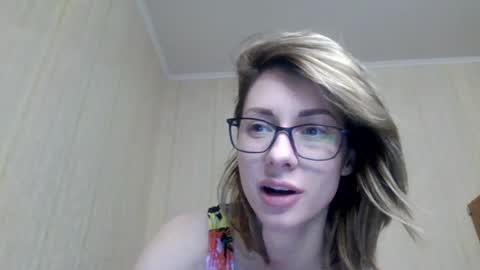 Snapshot of _number_1_ chatting on December 24, 2024, 1:28 pm Number 1 online show from December 24, 2024, 1:28 pm