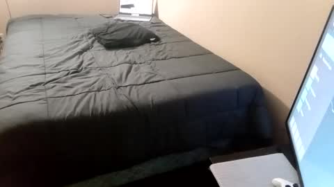 Olivia online show from October 31, 2025, 12:06 pm