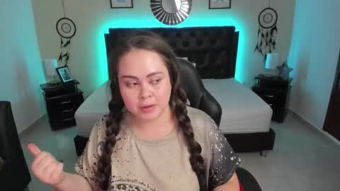 Olivia jones online show from September 25, 2025, 3:05 pm