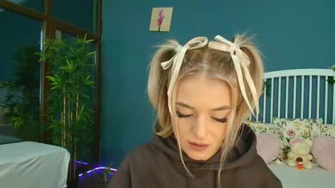 Alisa online show from October 23, 2025, 4:23 am