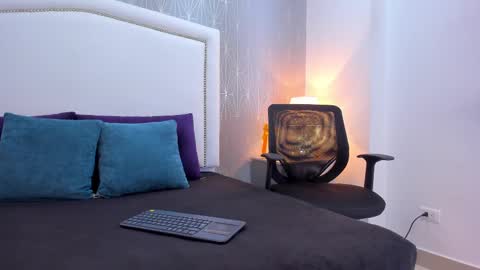 Snapshot of _peach1_ chatting on September 29, 2025, 2:55 pm peach1 online show from September 29, 2025, 2:55 pm