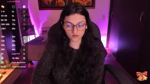 violeta ig  online show from November 25, 2025, 4:56 am