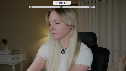 Snapshot of _penisflytrap_ chatting on October 3, 2025, 3:20 pm Viktoria online show from October 3, 2025, 3:20 pm