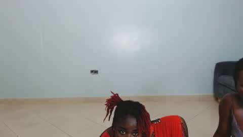 Snapshot of _prettyred chatting on October 2, 2025, 11:06 am _prettyred online show from October 2, 2025, 11:06 am