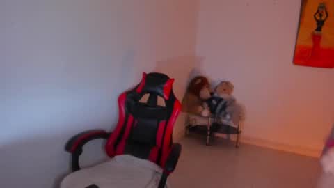 Stefany online show from September 24, 2025, 2:53 pm