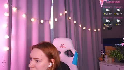 Snapshot of _ramona__ chatting on February 1, 2025, 9:21 am im Amy online show from February 1, 2025, 9:21 am