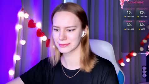 Snapshot of _ramona__ chatting on February 17, 2025, 6:09 am im Amy online show from February 17, 2025, 6:09 am