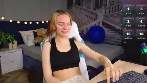 Snapshot of _ramona__ chatting on September 28, 2025, 6:19 am im Amy online show from September 28, 2025, 6:19 am