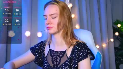 Snapshot of _ramona__ chatting on October 14, 2025, 6:14 am im Amy online show from October 14, 2025, 6:14 am