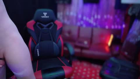 REDxxx online show from February 27, 2025, 5:58 pm