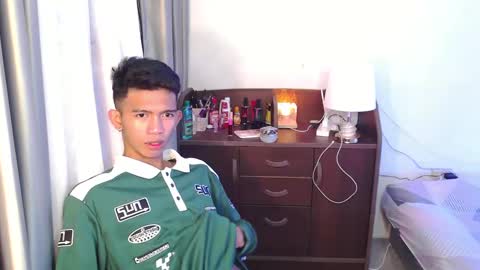 Snapshot of _rellvanxx chatting on March 1, 2025, 7:15 pm _rellvanxx online show from March 1, 2025, 7:15 pm